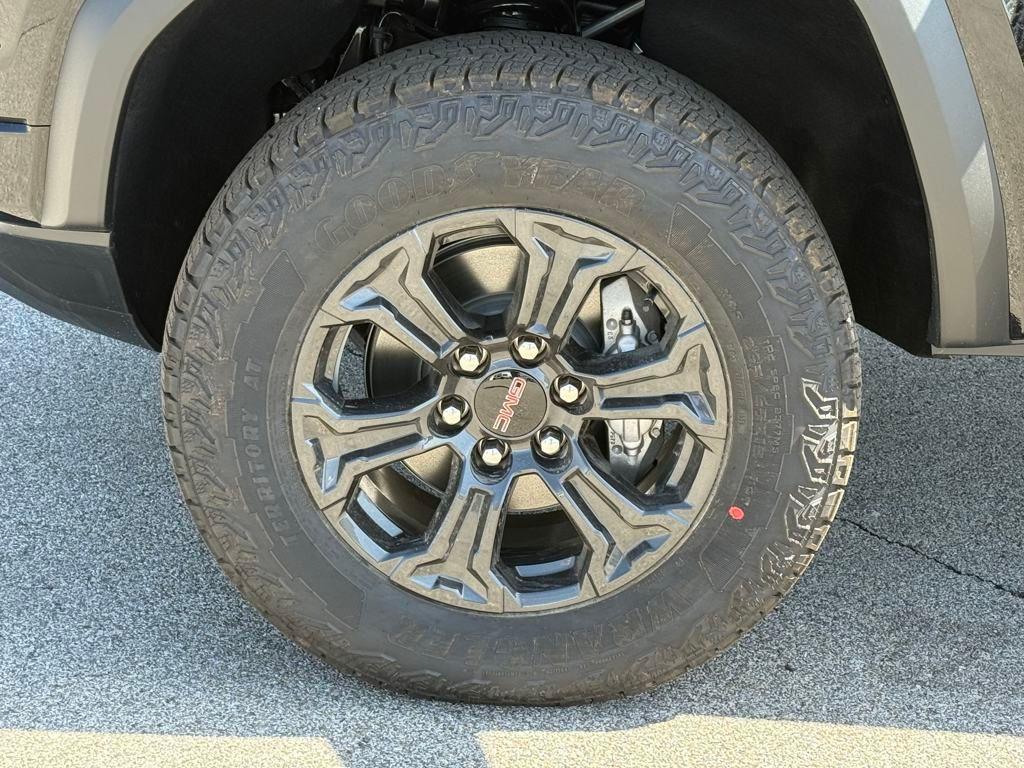 new 2025 GMC Canyon car, priced at $43,677