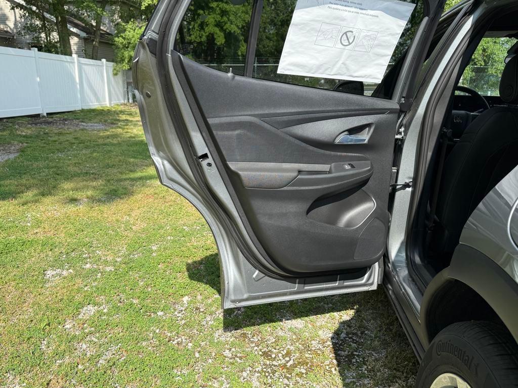 new 2025 Buick Envista car, priced at $26,900