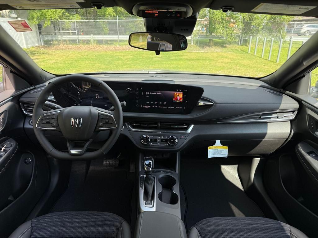 new 2025 Buick Envista car, priced at $26,900