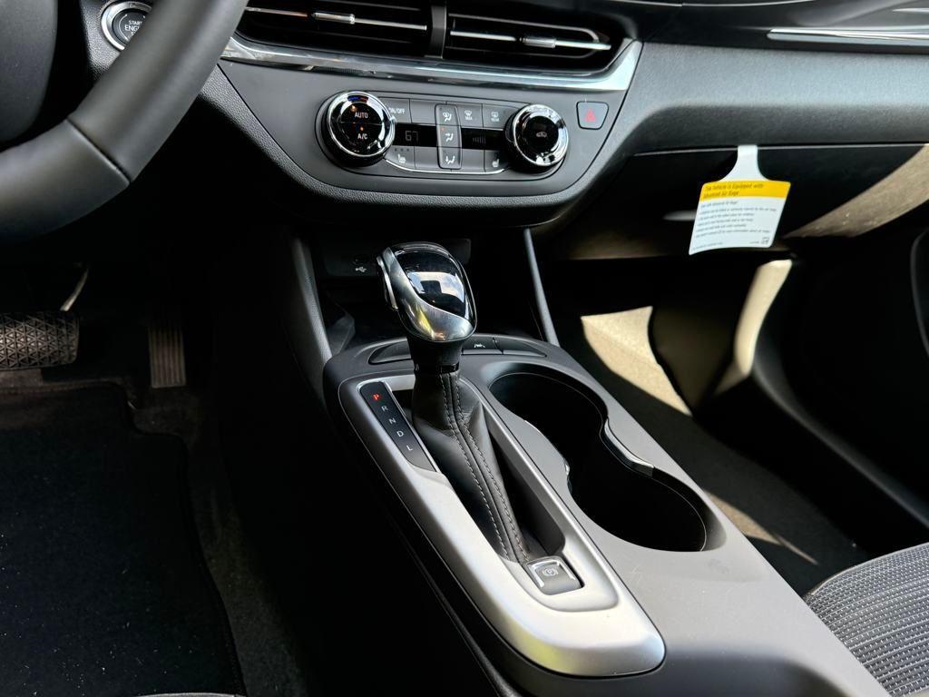 new 2025 Buick Envista car, priced at $26,900