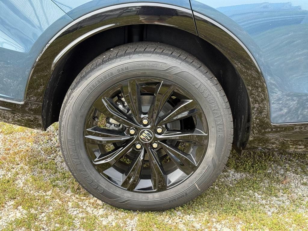 new 2025 Buick Envista car, priced at $28,444