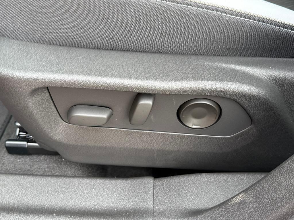 new 2025 Buick Envision car, priced at $41,767