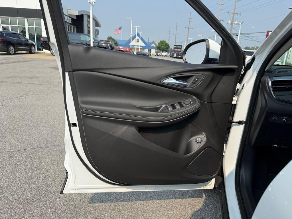 new 2025 Buick Encore GX car, priced at $25,789