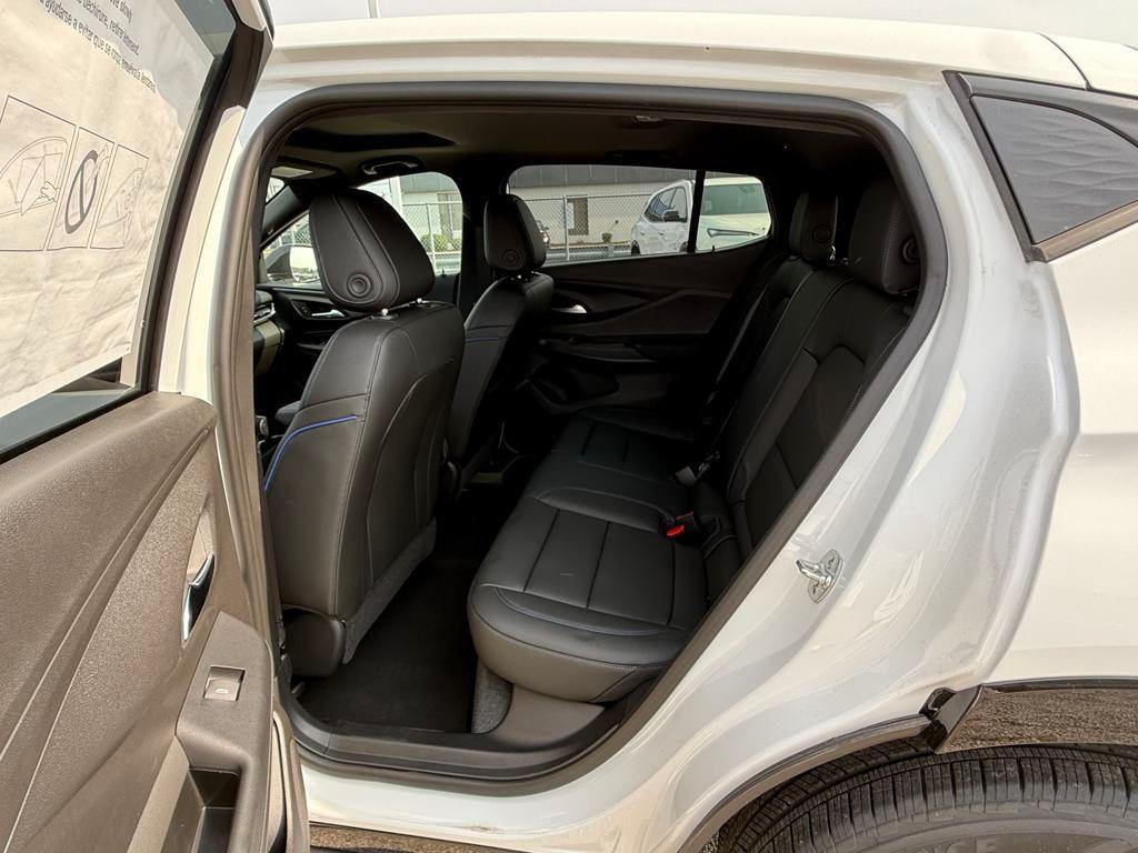 new 2025 Buick Envista car, priced at $28,444