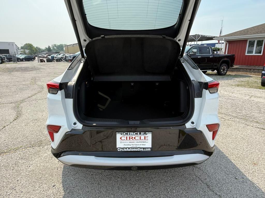 new 2025 Buick Envista car, priced at $28,444