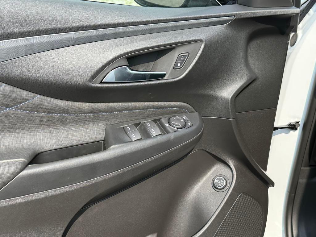 new 2025 Buick Envista car, priced at $28,444