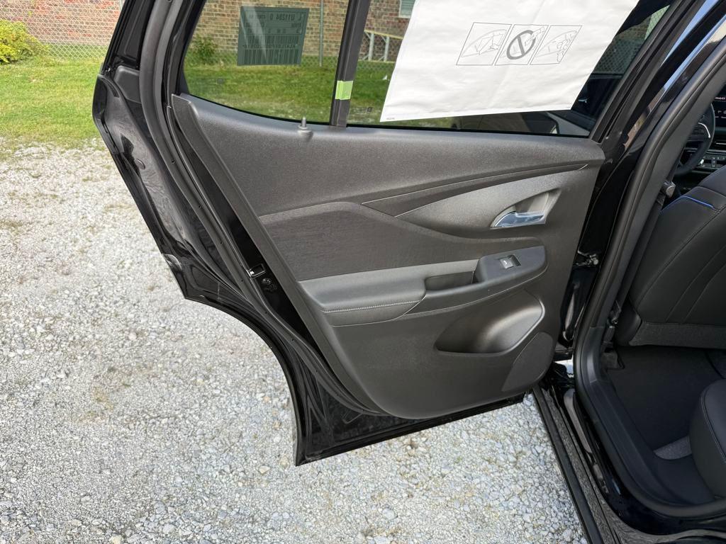 new 2025 Buick Envista car, priced at $28,444