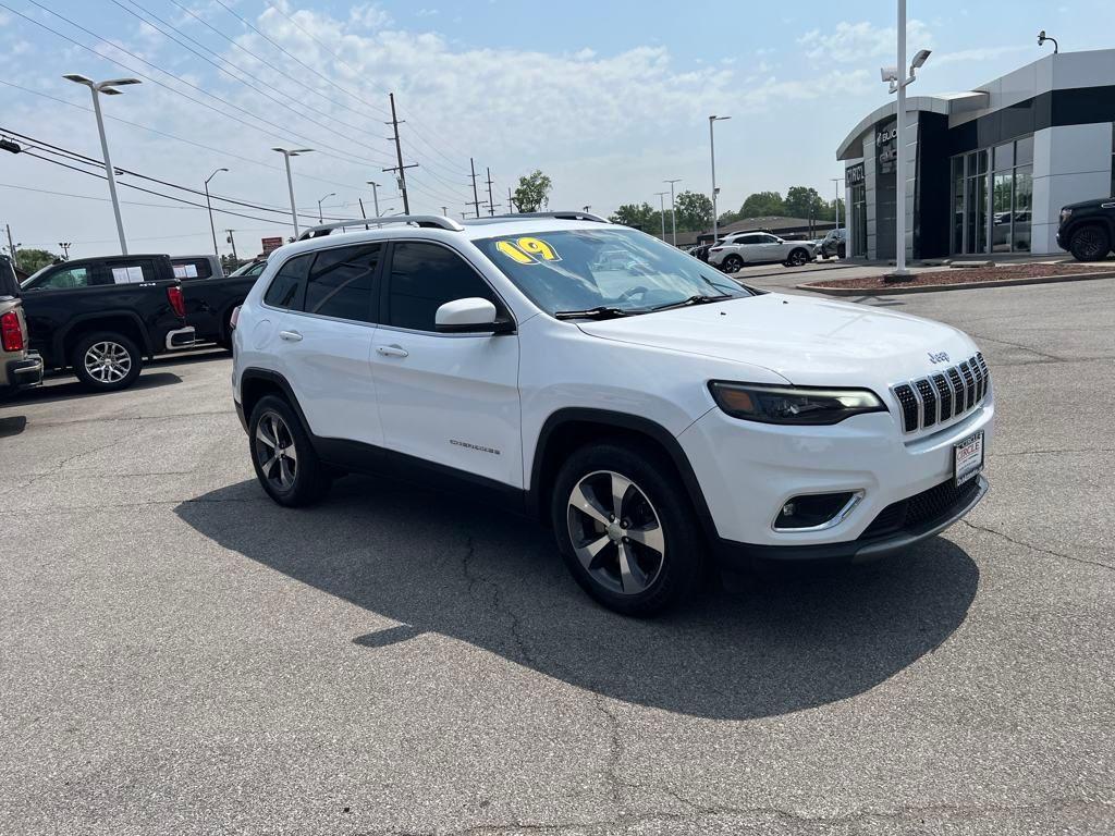 used 2019 Jeep Cherokee car, priced at $17,375