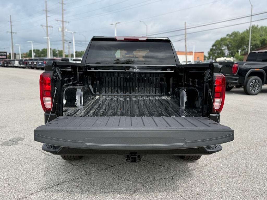 new 2025 GMC Sierra 1500 car, priced at $44,679