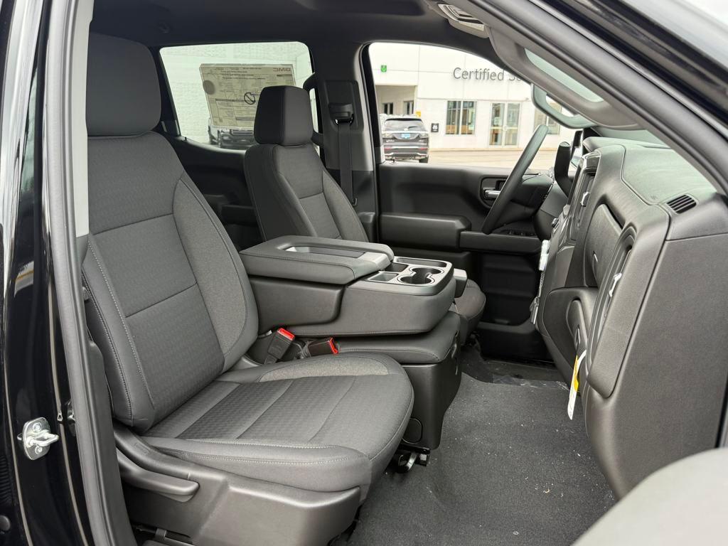 new 2025 GMC Sierra 1500 car, priced at $44,679