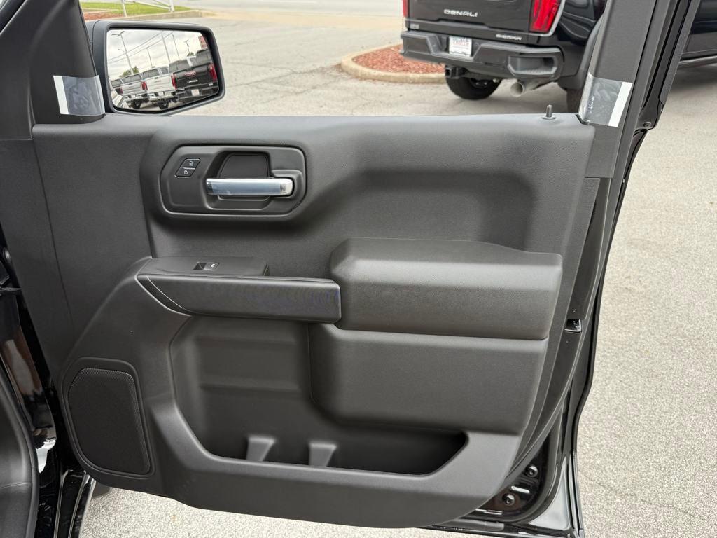 new 2025 GMC Sierra 1500 car, priced at $44,679