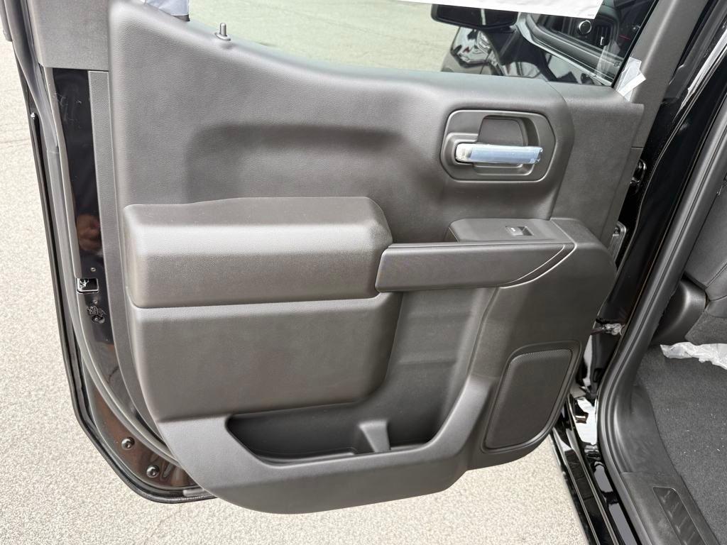 new 2025 GMC Sierra 1500 car, priced at $44,679