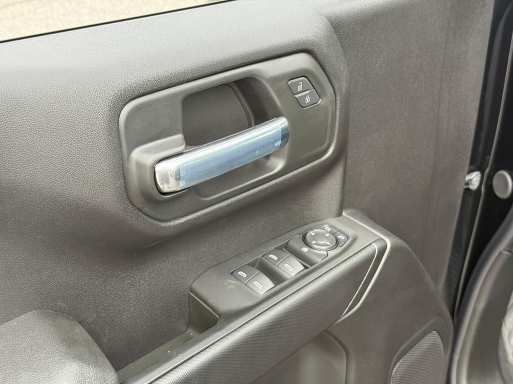 new 2025 GMC Sierra 1500 car, priced at $44,679
