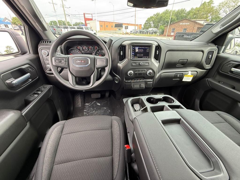 new 2025 GMC Sierra 1500 car, priced at $44,679