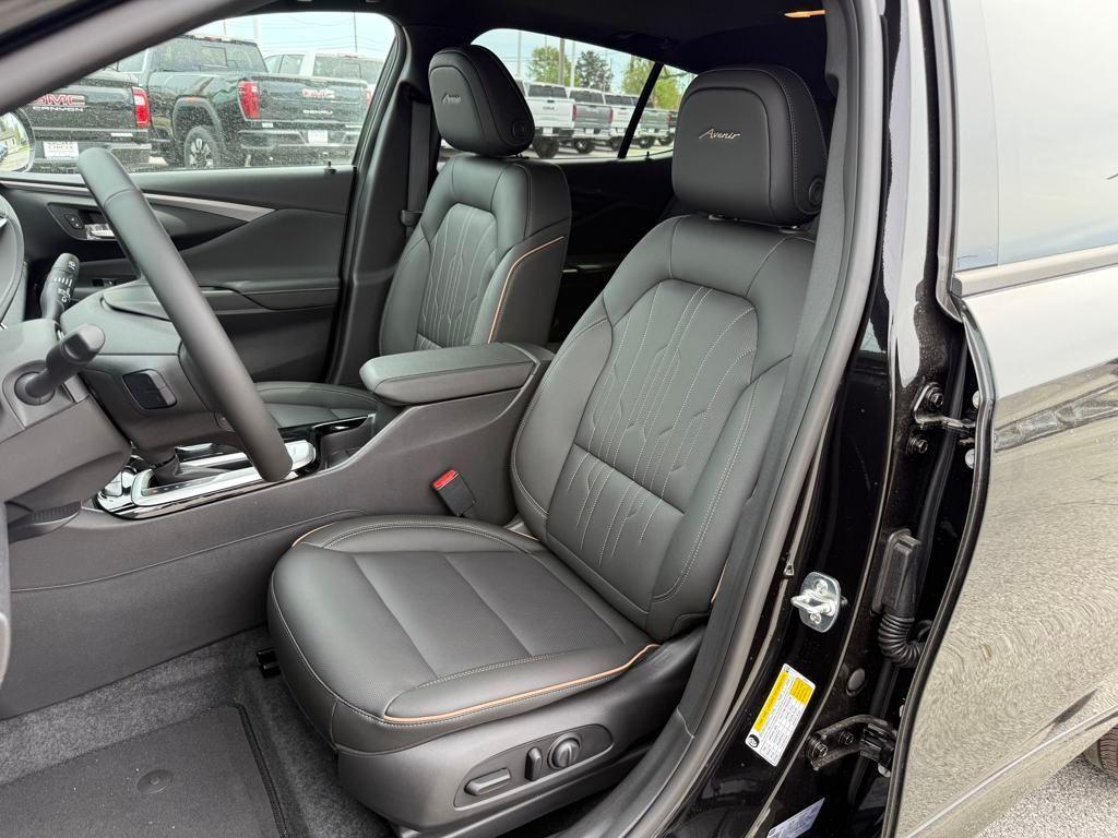 new 2025 Buick Envista car, priced at $30,191