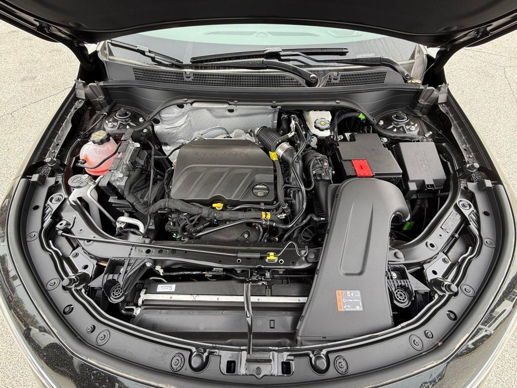 new 2025 Buick Envista car, priced at $30,191