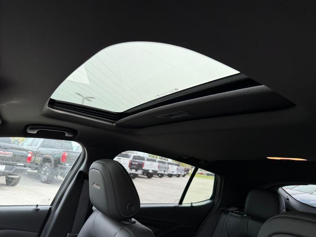 new 2025 Buick Envista car, priced at $30,191