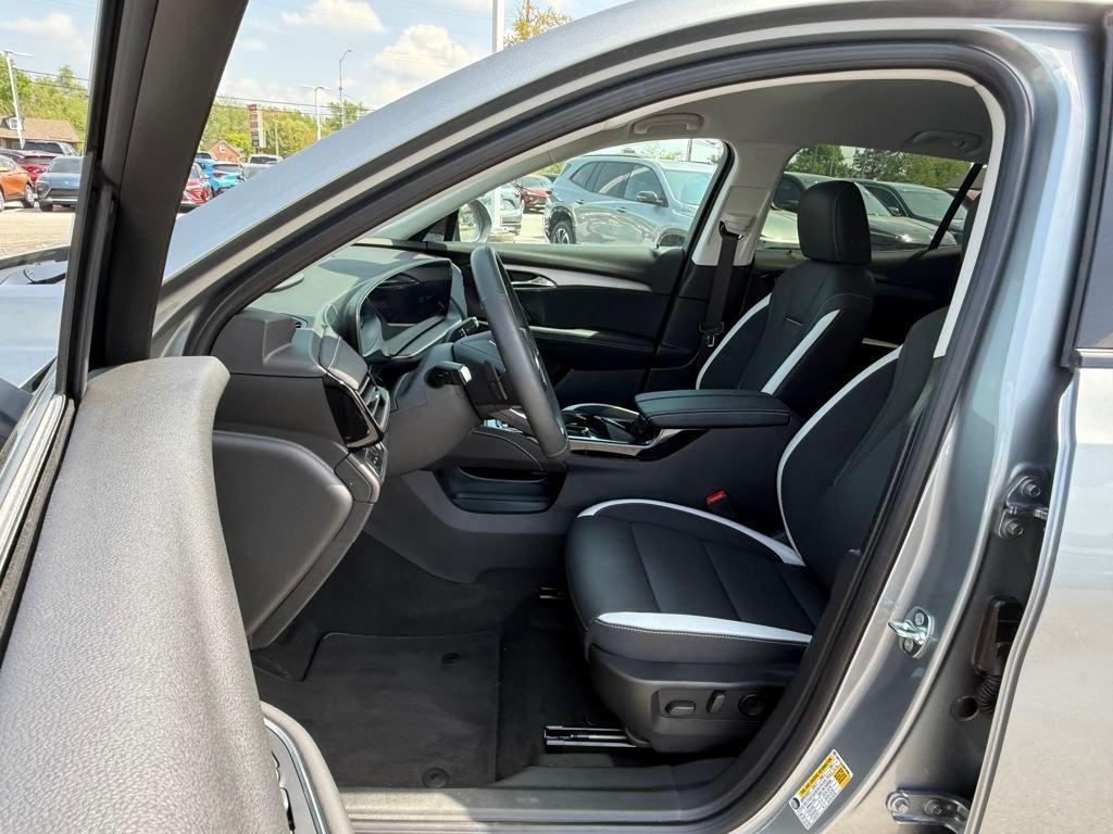 new 2025 Buick Envision car, priced at $39,340