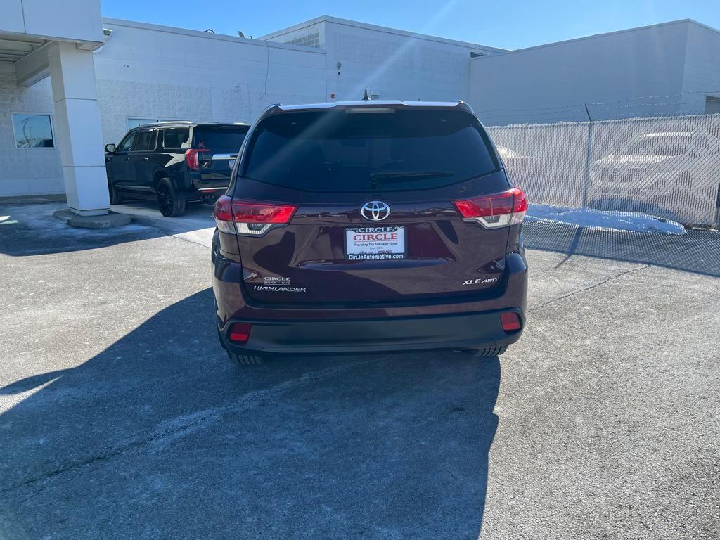 used 2019 Toyota Highlander car, priced at $22,975