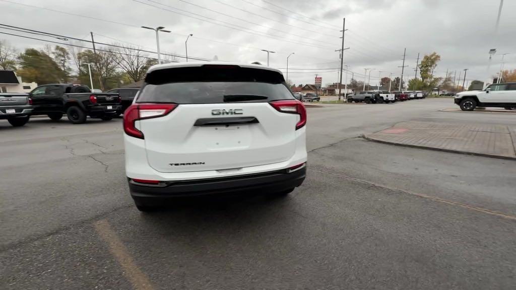 new 2024 GMC Terrain car, priced at $30,011