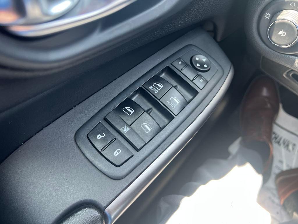used 2020 Jeep Cherokee car, priced at $19,375