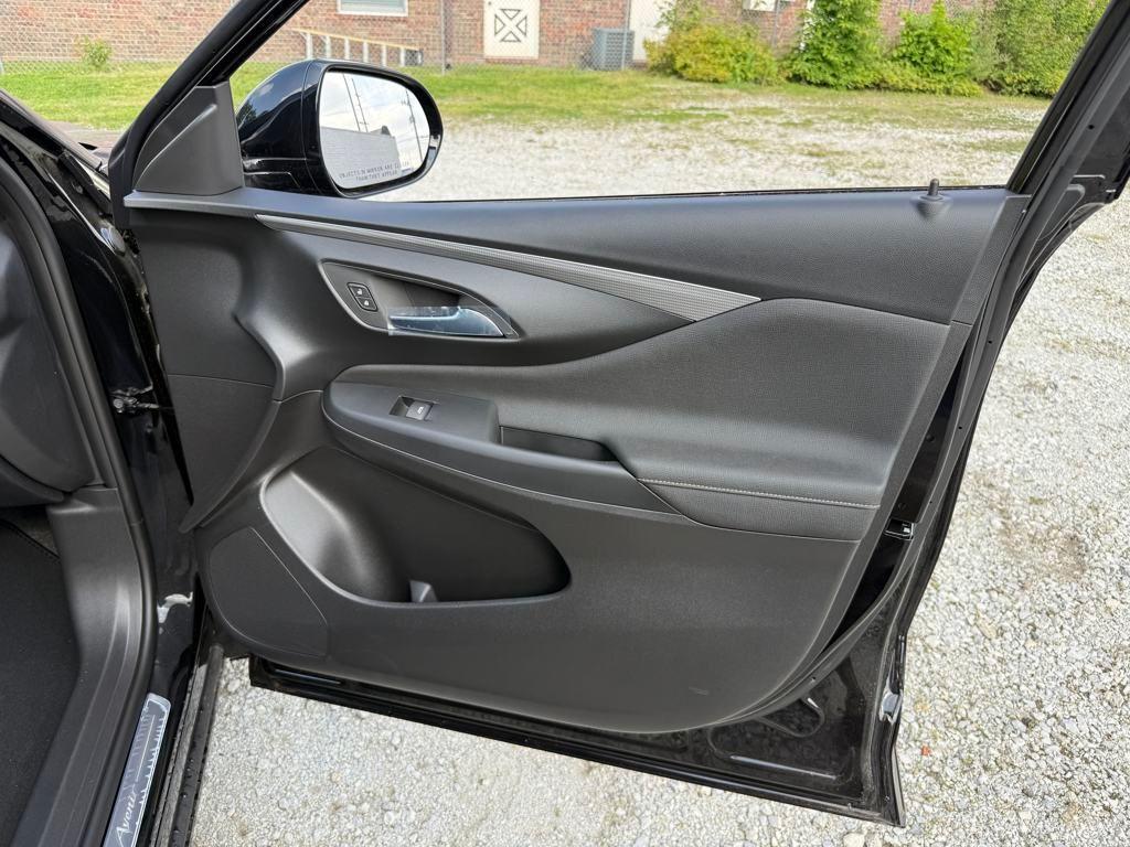 new 2025 Buick Envista car, priced at $30,191