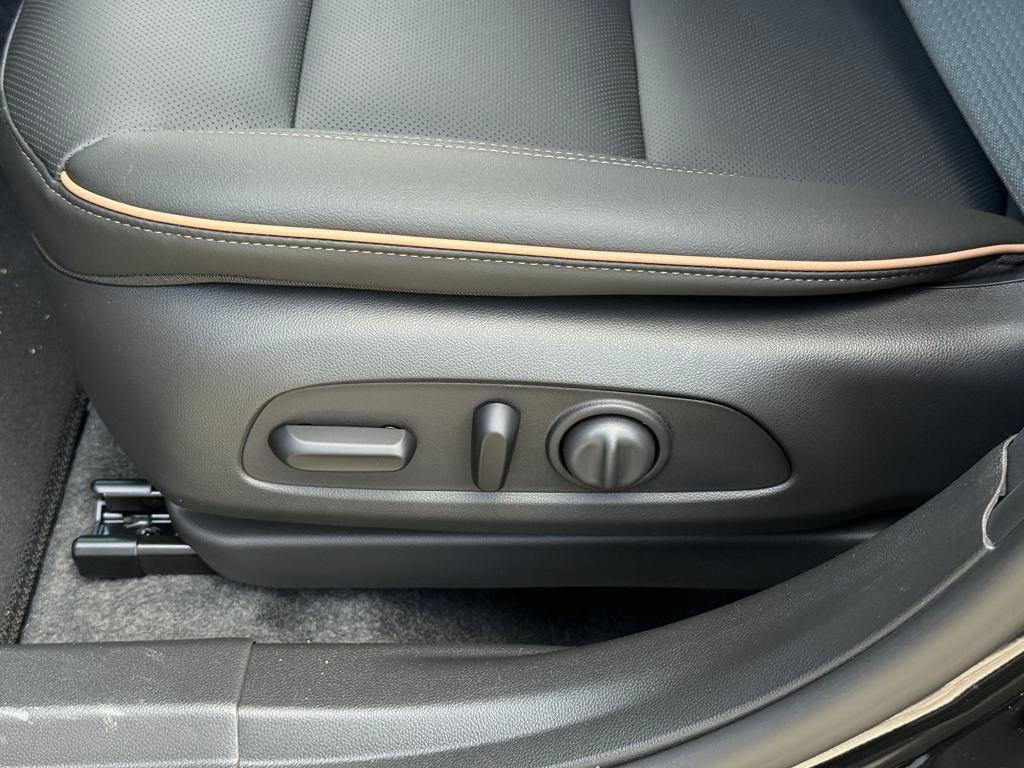 new 2025 Buick Envista car, priced at $30,191