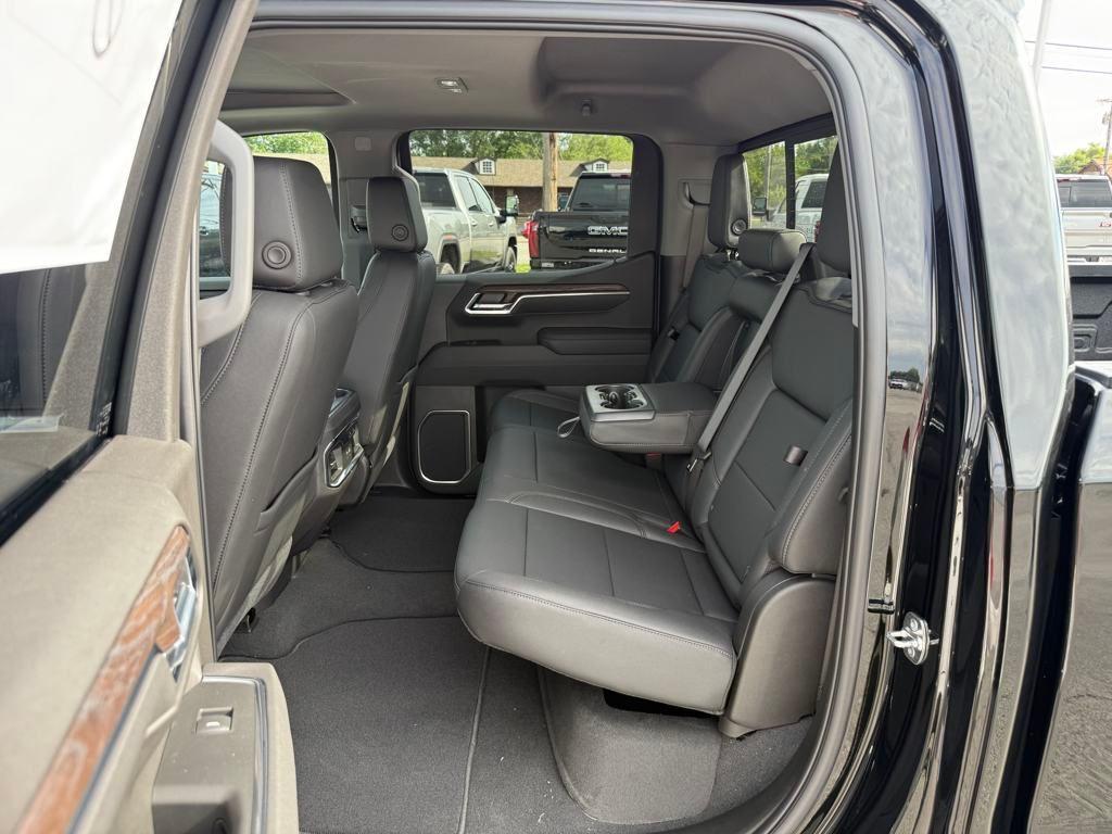 new 2025 GMC Sierra 1500 car, priced at $60,274