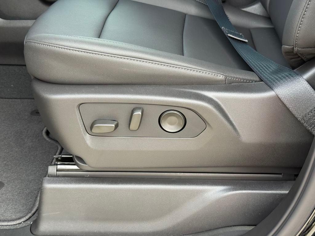new 2025 GMC Sierra 1500 car, priced at $60,274