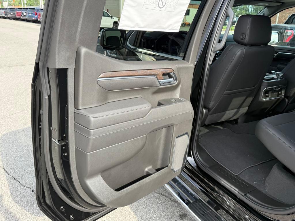 new 2025 GMC Sierra 1500 car, priced at $60,274