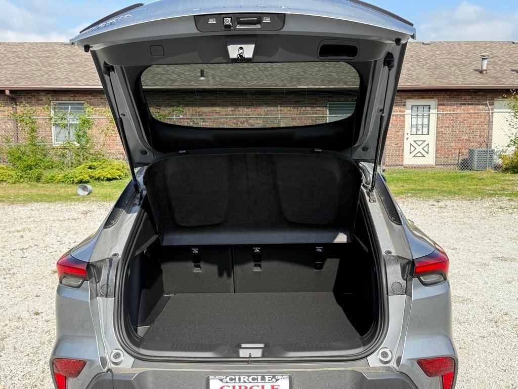 new 2025 Buick Envista car, priced at $25,940