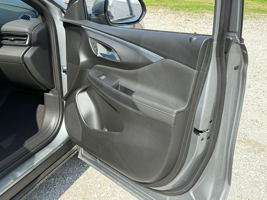 new 2025 Buick Envista car, priced at $25,940