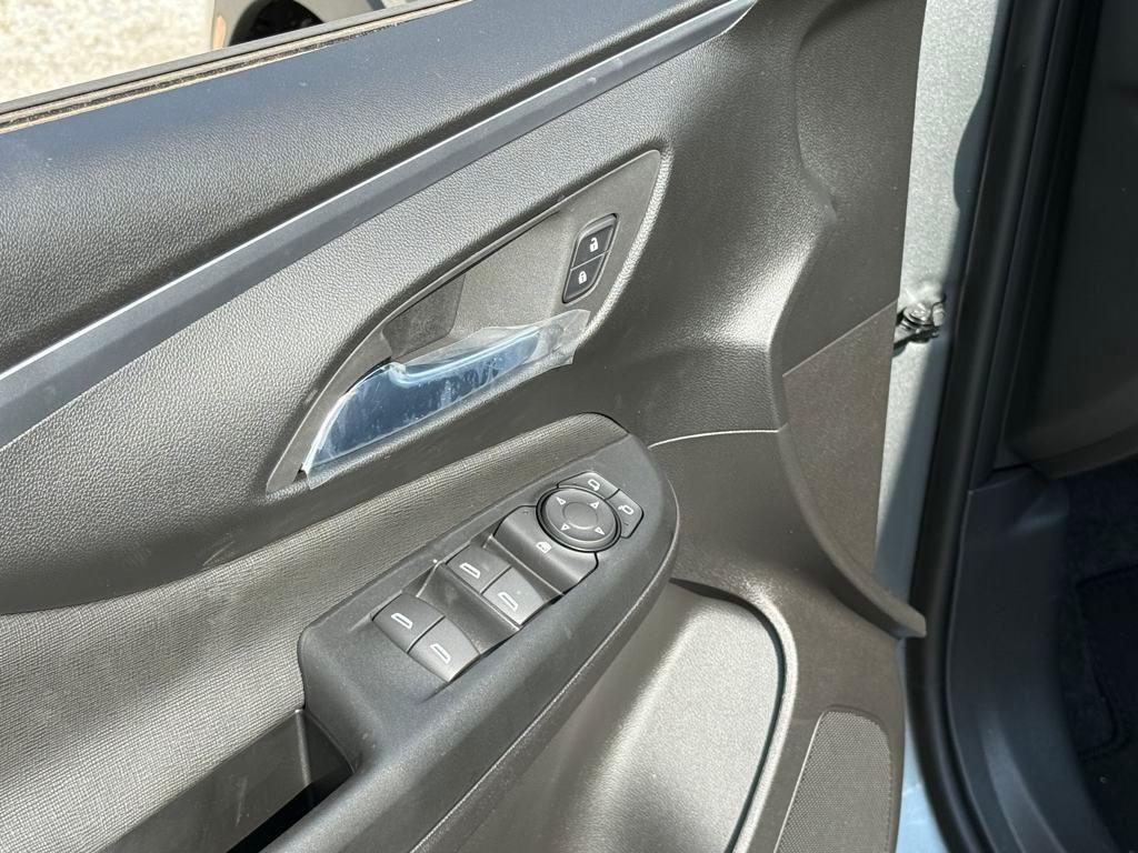 new 2025 Buick Envista car, priced at $25,940