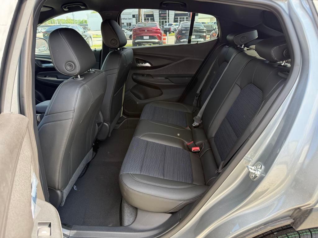 new 2025 Buick Envista car, priced at $25,940