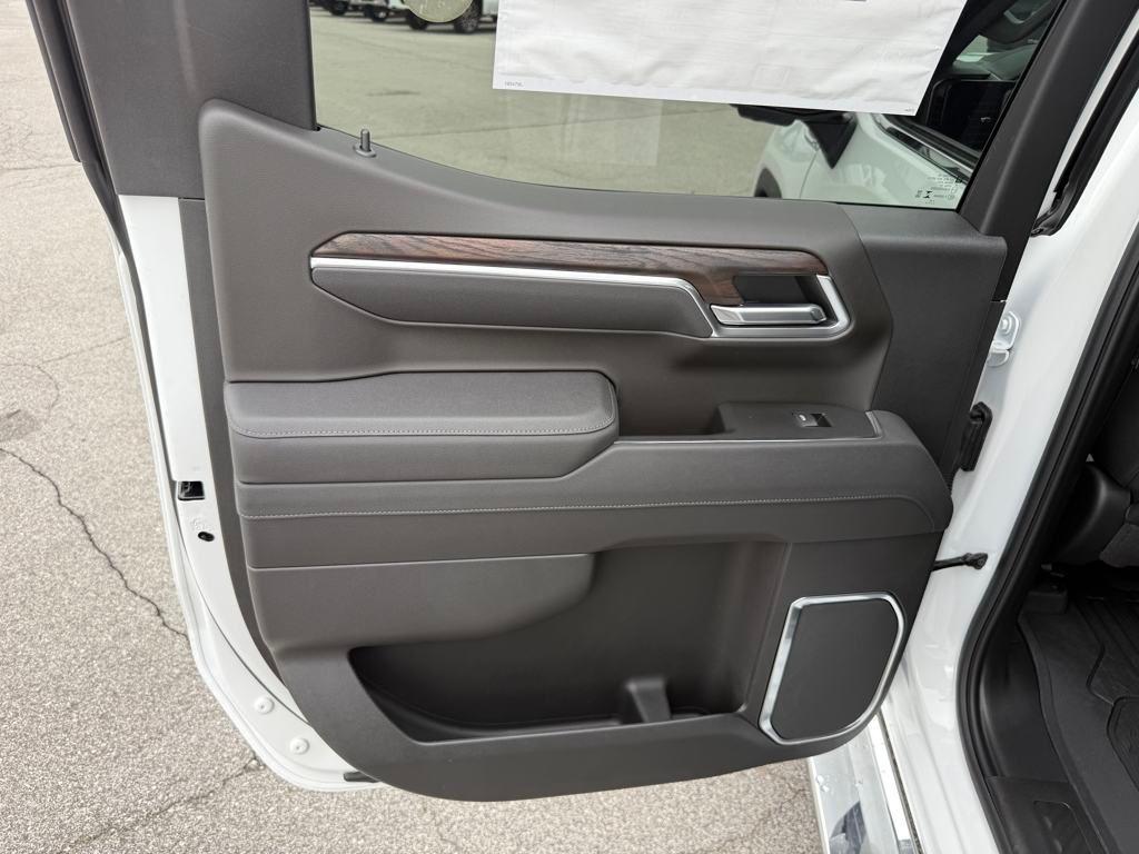 new 2025 GMC Sierra 1500 car, priced at $58,632