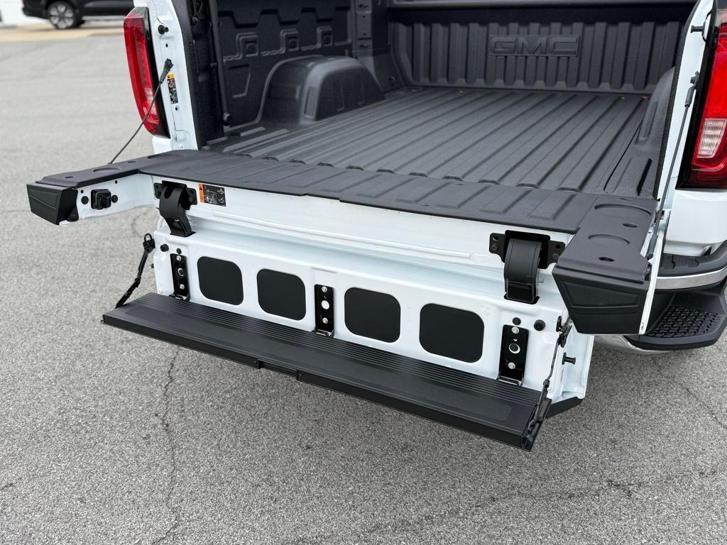 new 2025 GMC Sierra 1500 car, priced at $58,632