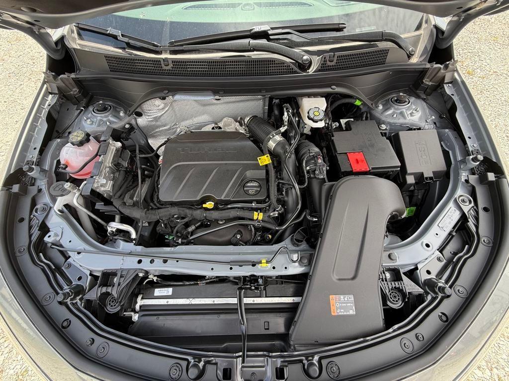 new 2025 Buick Envista car, priced at $26,900