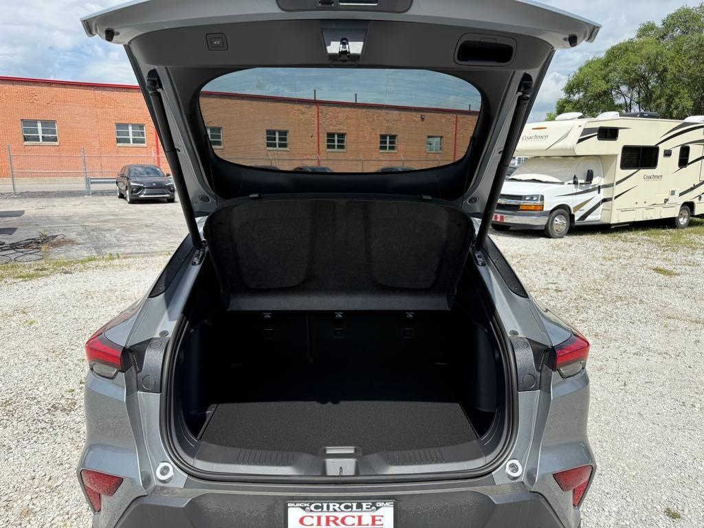 new 2025 Buick Envista car, priced at $26,900