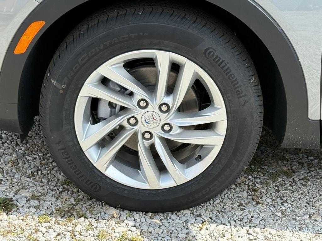 new 2025 Buick Envista car, priced at $26,900