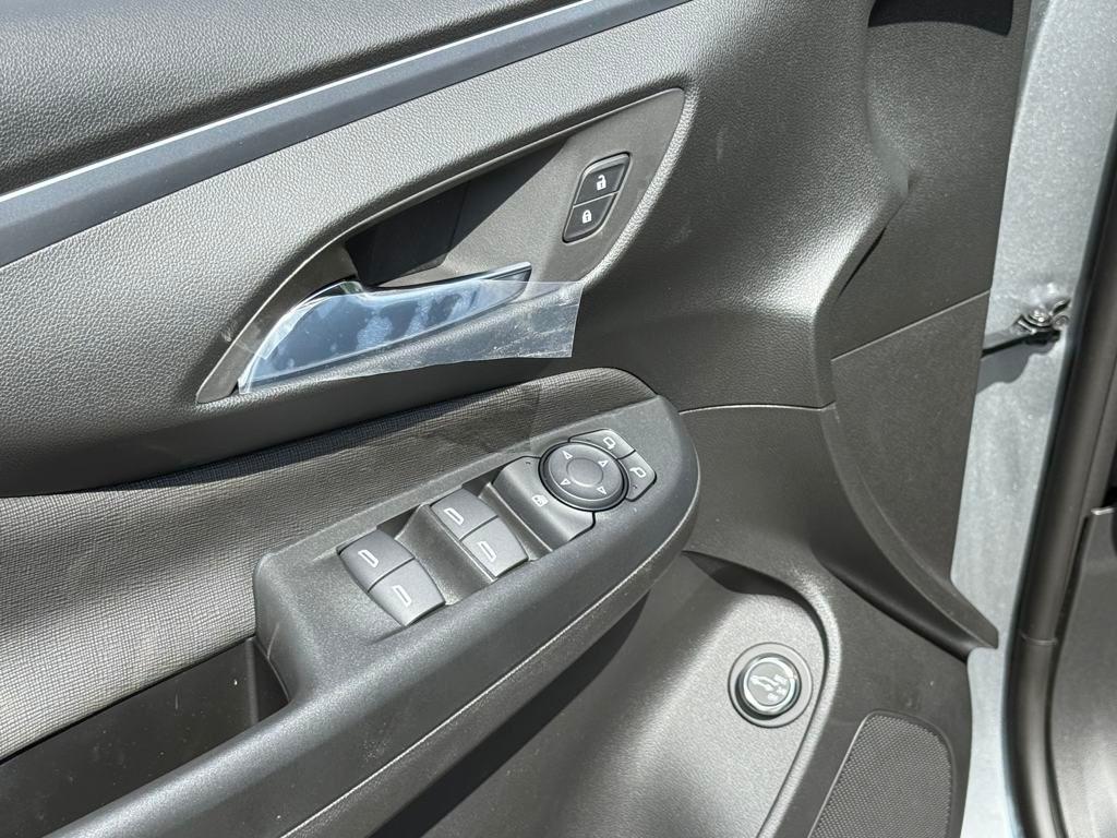 new 2025 Buick Envista car, priced at $26,900