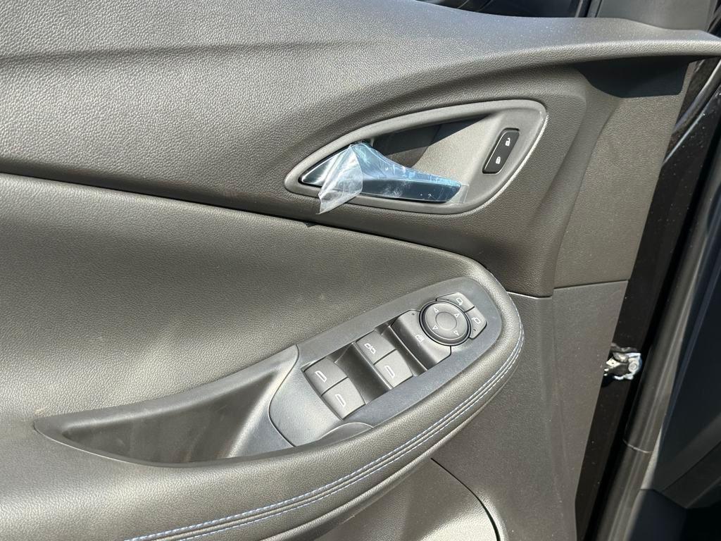 new 2025 Buick Encore GX car, priced at $26,617