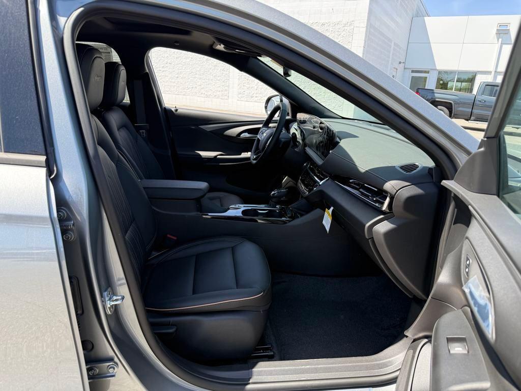 new 2025 Buick Envista car, priced at $29,616