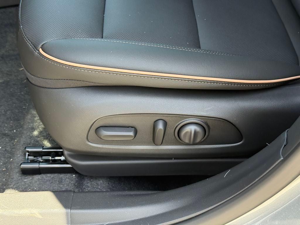 new 2025 Buick Envista car, priced at $29,616
