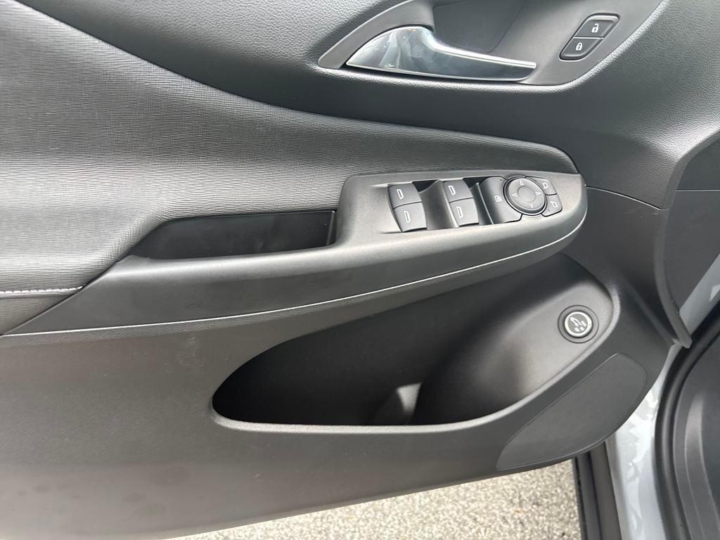 new 2025 Buick Envista car, priced at $25,371