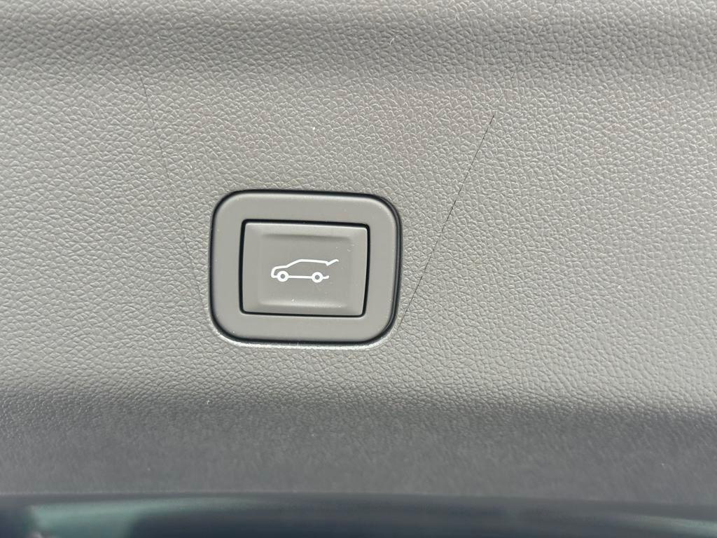 new 2025 GMC Yukon car, priced at $73,610