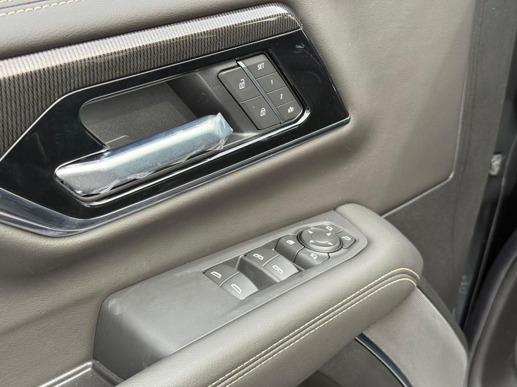 new 2025 GMC Yukon car, priced at $73,610