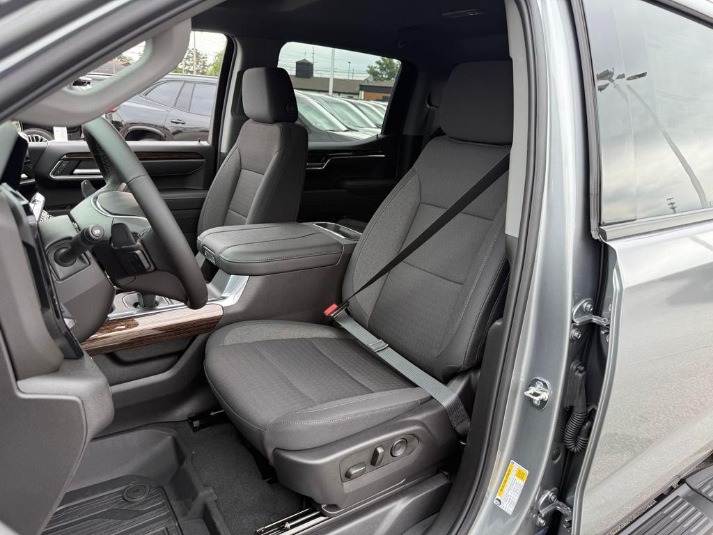 new 2025 GMC Sierra 1500 car, priced at $57,892
