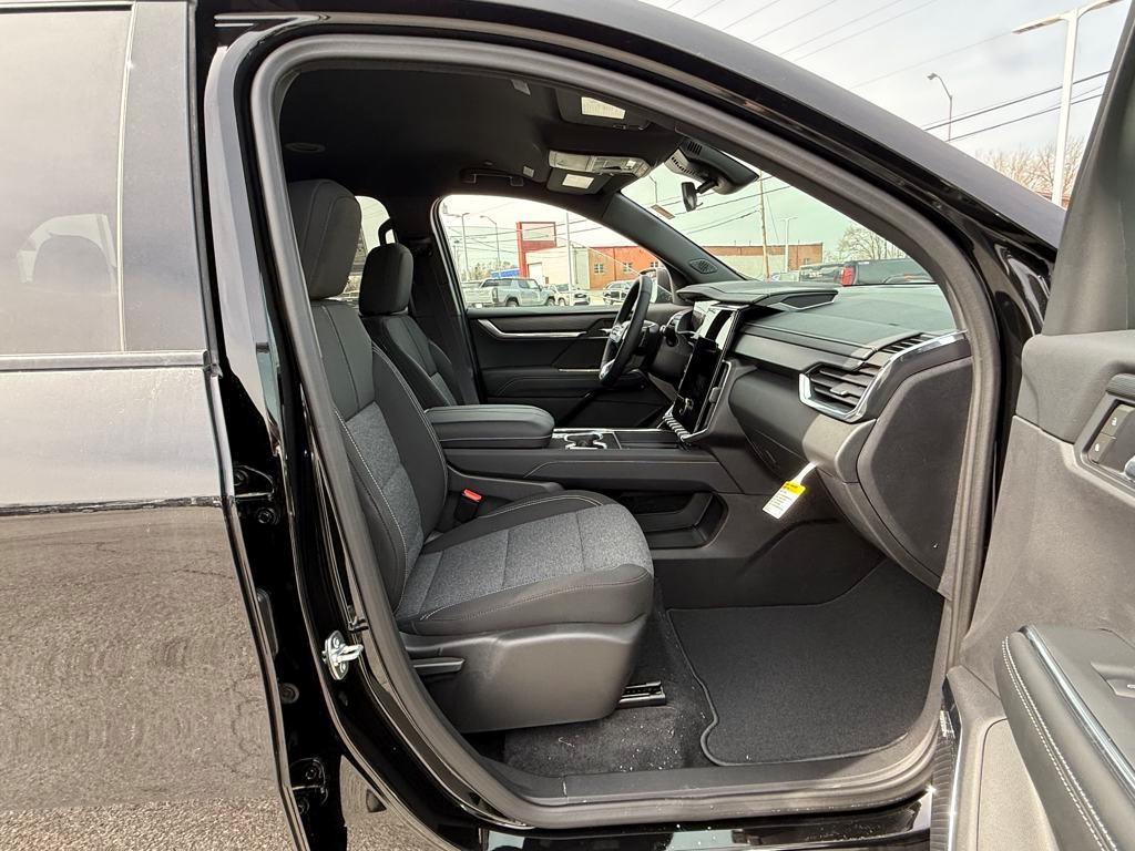 new 2025 GMC Acadia car, priced at $44,831