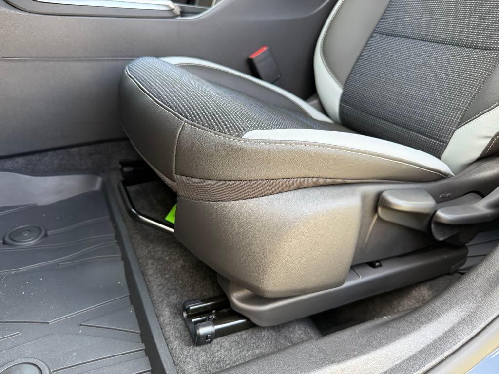new 2025 Buick Envista car, priced at $26,084