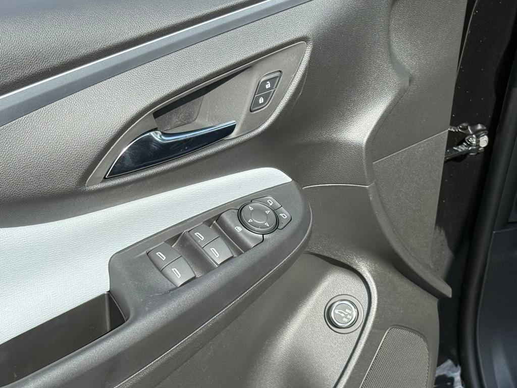 new 2025 Buick Envista car, priced at $26,084